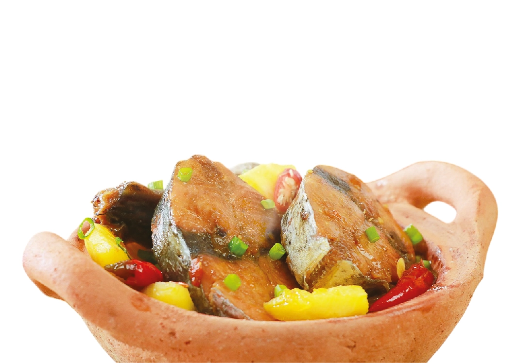 BRAISED TUNA WITH PINEAPPLE